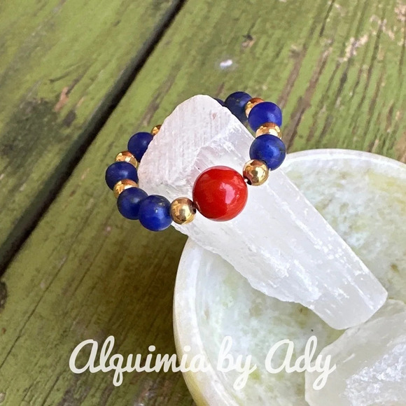 Lapis lazuli and coral beaded bohemian handmade dainty ring - Picture 2 of 6